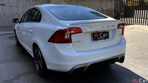 Imagen 4 de 14 de Volvo S60 T5 R Design 2015