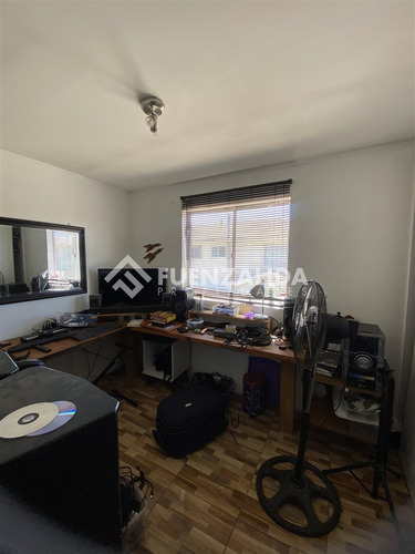 Casa En Venta De 4 Dorm. En Maipú