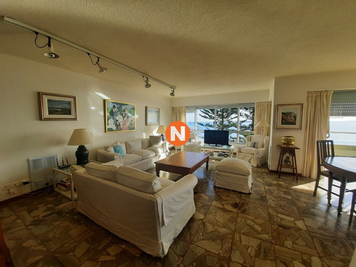 Apartamento En Venta Y Alquiler, Mansa, Punta Del Este, 3 Dormitorios.- Ref: 1800