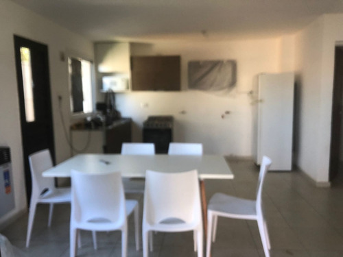 Imagen 3 de 15 de Farias&farias Vendo Duplex De 2 Dormitorios En El Centro De Villa Allende