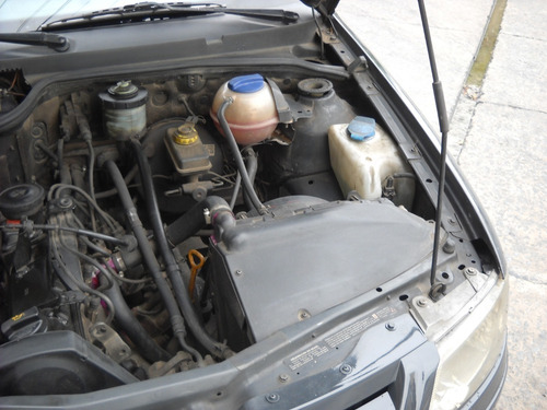 Imagen 14 de 20 de Volswagen Gol 1,6 I Power 2008 Gris