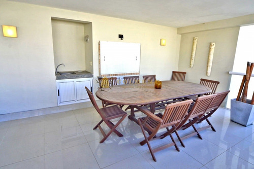 Encantador Departamento A Metros Del Mar! Con Amplio Metraje-ref:3248