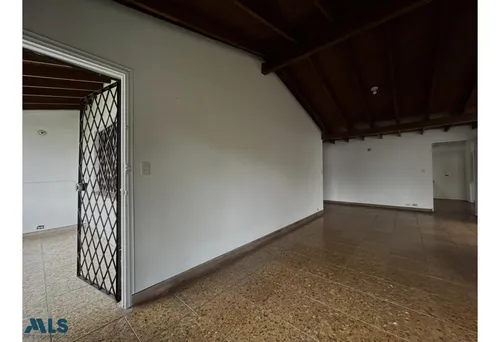 Casa En 2do Piso Con Espacios Amplios(mls#252985)