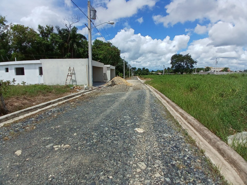 Terrenos Para Que Construyas Tú Casa A Tú Gusto De Dos O Tres Niveles.