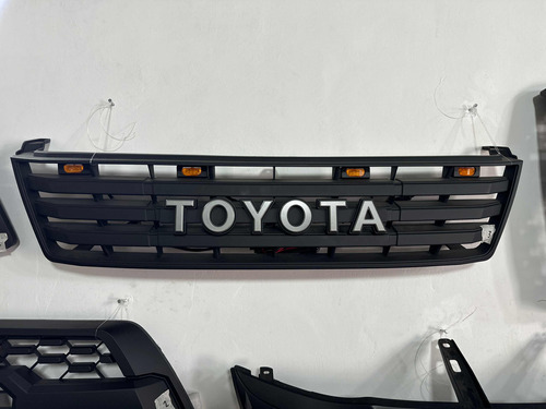 Parrilla Delantera Trd Toyota Meru