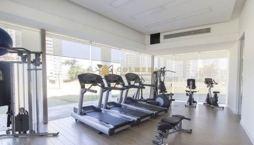 Apartamento Muy Cerca De La Peninsula Y De La Playa, Cuenta Con 2 Dormitorios, 2 Baños, Living-comedor, Cocina , Terraza Y Garaje.- Ref: 1911