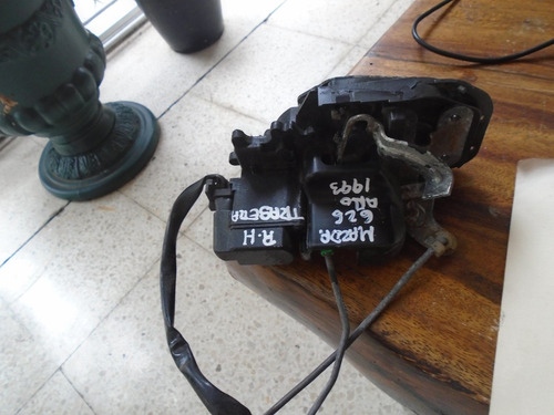 Imagen 3 de 3 de Vendo Cerradura Trasera Derecha De Mazda 626, Año 1993