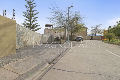 Casa En Arriendo De 6 Dorm. En Las Condes