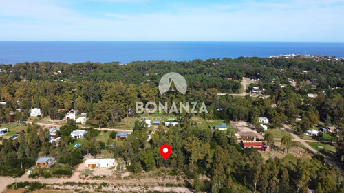 Terreno En Venta. Piriápolis, Punta Colorada. 1438 M².
