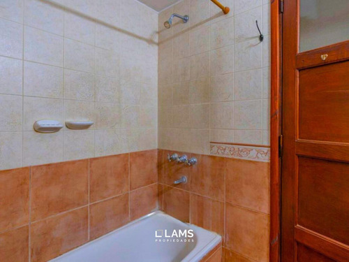 Alquiler Comercial/porfesional - Casa 4 Ambientes - Zona Guemes