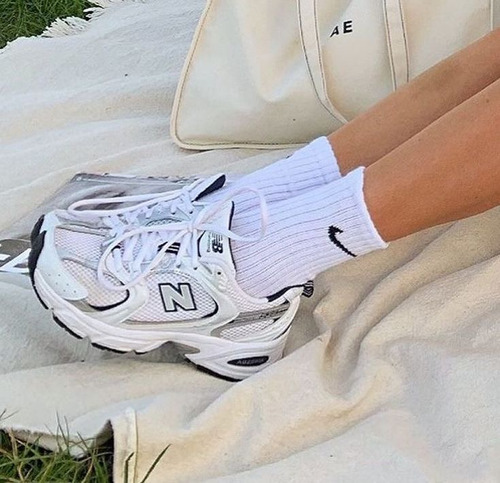 Tenis New Balance 530 Mujer Blanco Y Plata Blanco Lisa 24.5