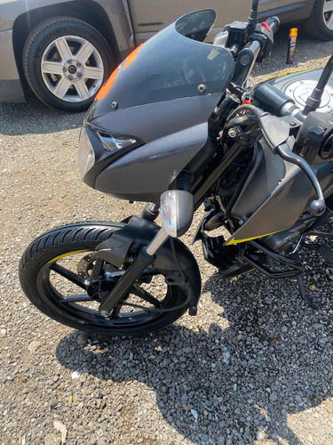 Pulsar Neón 150 Gris Con Amarillo.