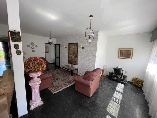 Imagen 4 de 30 de Alquiler De Hermosa Propiedad Horizontal, Con Espacios Muy Amplios En Pleno Centro, En La Avenida Principal $ 30.000