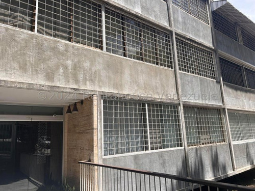 Apartamento En Alquiler, En El Rosal 24-22532 Garcia&duarte