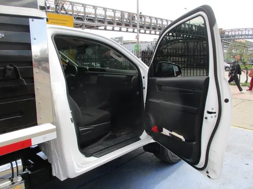 Toyota Hilux 4x2 2700cc Mt Aa - Estacas