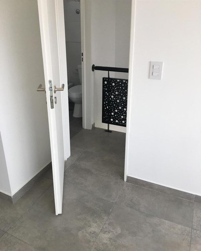 Imagen 7 de 8 de Duplex A Estrenar Pichincha - Iriondo 326