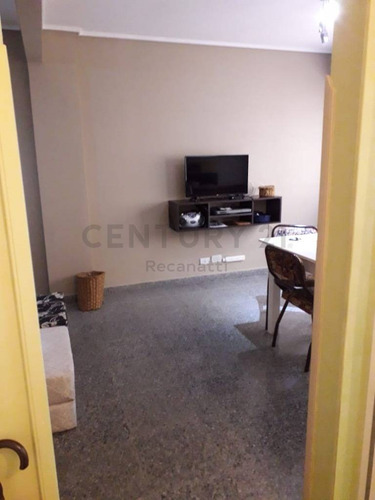 Imagen 11 de 13 de Departamento 1 Ambiente 1/2 Zona Colon