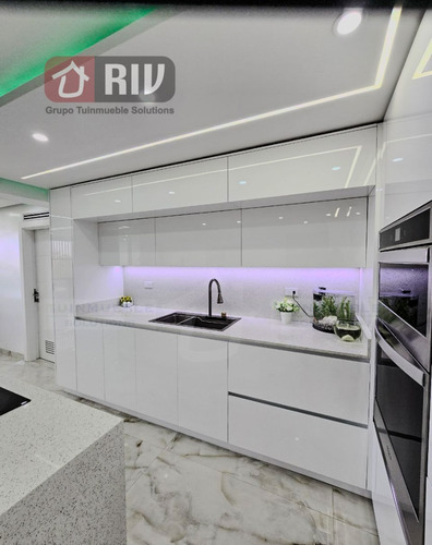 Venta- Espectacular Y Apmplio Apartamento Ubicado En Caribe, Estado La Guaira