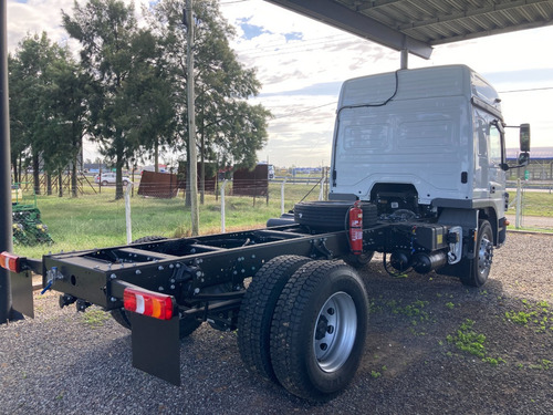 Mercedes Benz Atego 1729/36 Tractor Cab Dormitorio