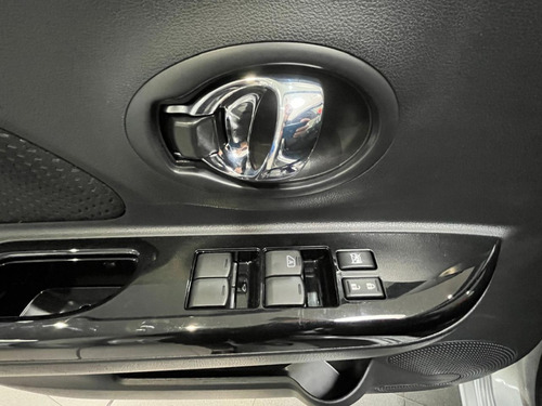 Nissan March 1.6 Advance At