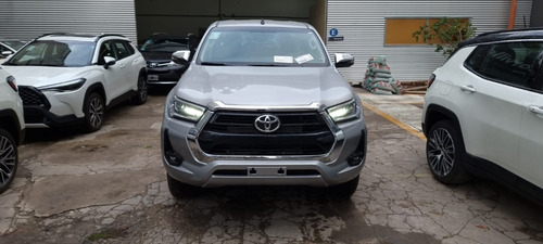 Imagen 7 de 23 de Toyota Hilux Srv 4x4 Unica Solo 500 Km At Gs