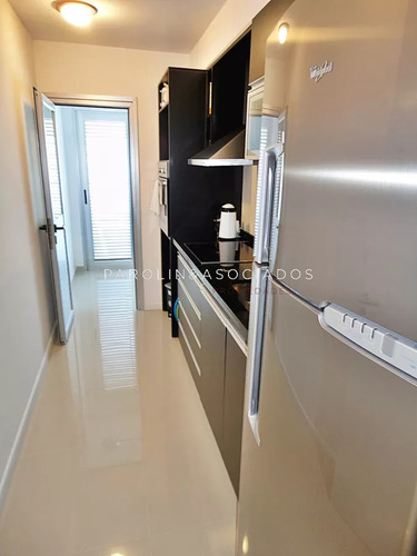 Apartamento En Venta De 3 Dormitorios Con Vista Al Mar En Icon Tower, Punta Del Este