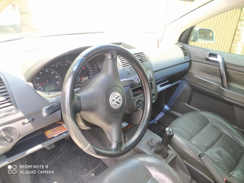 Volkswagen Polo Sedan 1.6 Total Flex 4p 2005
