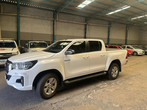 Toyota Hilux 2.8 Cd Srv 177cv 4x2