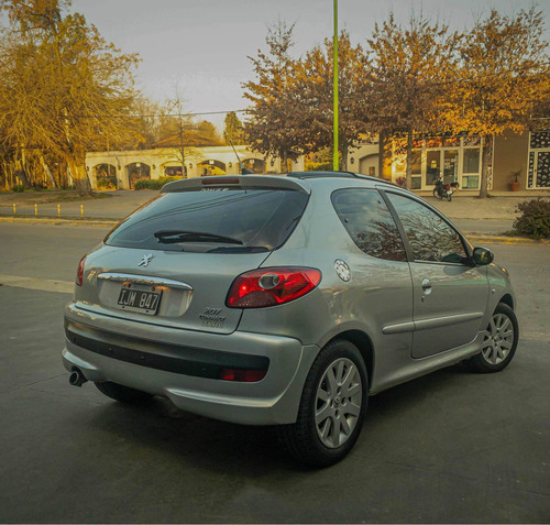 Imagen 2 de 11 de Peugeot 207 2009 1.6 Xt