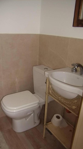 Imagen 9 de 18 de Chalet En Planta Baja - 3 Ambientes - Reciclado