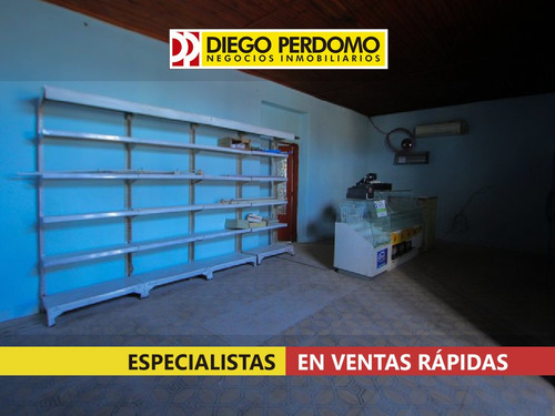 Local Comercial Sobre Esquina. En Alquiler. Libertad