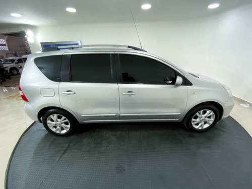 Imagem 6 de 17 de Nissan Livina