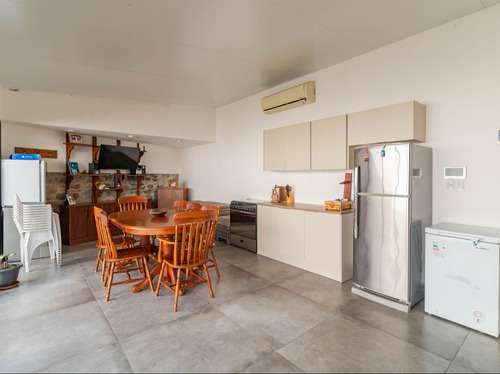 Venta Pocitos 4 Dormitorios Hermosa Casa Con Fondo