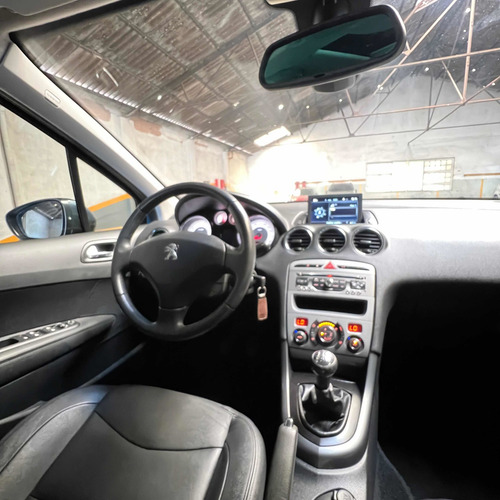 Imagen 17 de 24 de Peugeot 408 2015 2.0 Allure Nav 143cv