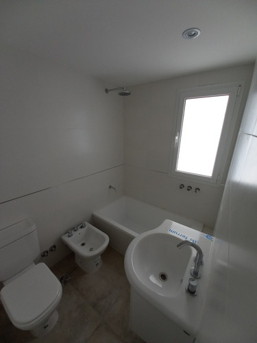 Imagen 4 de 14 de Pinamar Venta. Departamento A Estrenar!! Centro. Financiado.