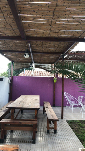 Casa De Dos Dormitorios , Cerca Del Centro, Gas Natural