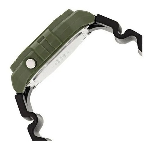 Imagen 3 de 4 de Reloj de pulsera Casio Youth W-218H de cuerpo color verde, digital, fondo gris, con correa de resina color negro, dial negro, minutero/segundero negro, bisel color verde, luz ámbar y hebilla simple