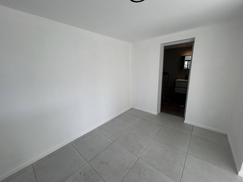 Alquiler De Casa En De Los Constituyentes ( Ex Calle 34) Monoambiente En Solymar