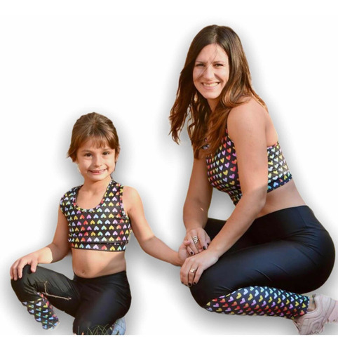 Imagen 5 de 5 de Calza Deportiva Lycra Negra Con Corazones Mama Bchic