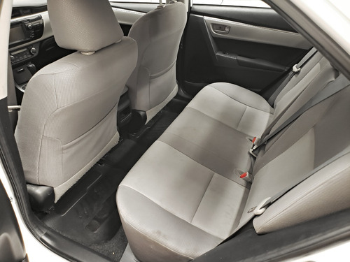 Imagen 12 de 16 de Toyota Corolla 2015 1.8 Xei Cvt 140cv