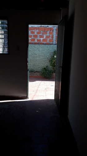 Imagen 20 de 27 de Haedo Norte Ph. 3 Amb Patios Parrilla, Entrada De Auto Compartida, Cerca De Rosales Y Autopista. Para Vivir Ya !!!!