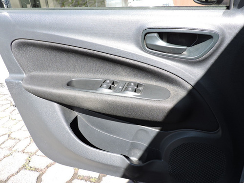 Imagen 14 de 15 de Fiat Uno Like Modelo 2020