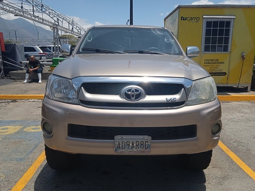 Imagen 2 de 12 de Toyota Hilux V6 4.0 4x4