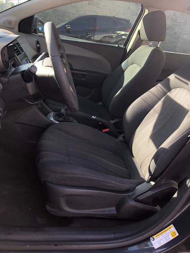 Imagen 11 de 15 de Chevrolet Sonic 2016 1.6 Lt Mt