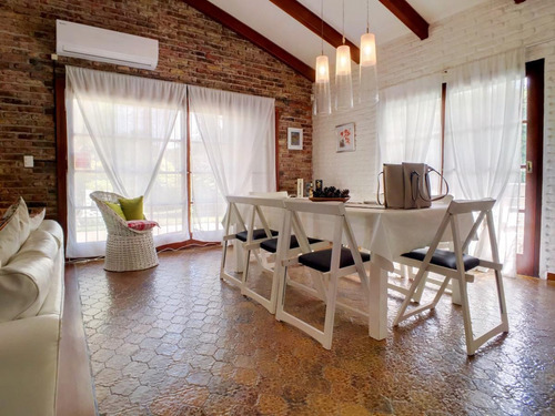 Casa Con Piscina A Dos Cuadras Del Mar Punta Del Este 1- Playa Mansa