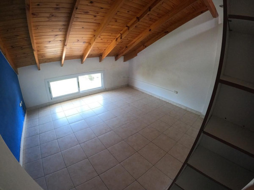 Imagen 2 de 6 de Departamento En Venta, Alberdi 164 Entre Italia Y Don Bosco, Belén De Escobar