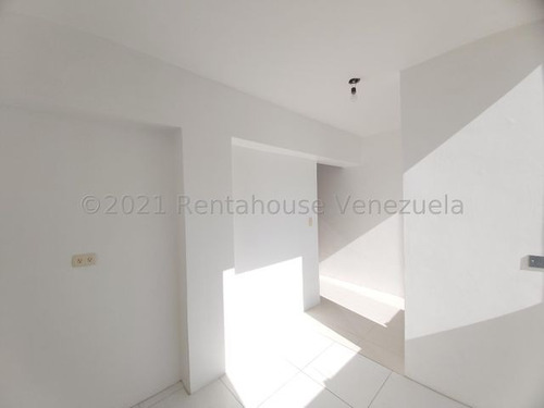 Imagen 22 de 30 de Apartamentos En Venta En Triangulo Del Este Barquisimeto Lara -- 23-18395 Vip-