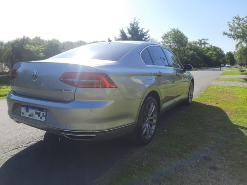 Imagen 12 de 16 de Volkswagen Passat 2017 2.0 Tsi R-line 220cv