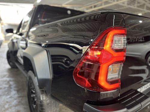 Toyota Hilux 2.8 D-4D TURBO DIESEL CD GR-S 4X4 AUTOMÁTICO