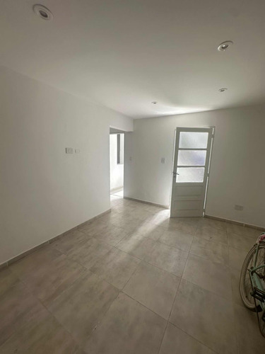4 Ambientes Tipo Casa Sin Expensas, Refaccionado A Nuevo!!